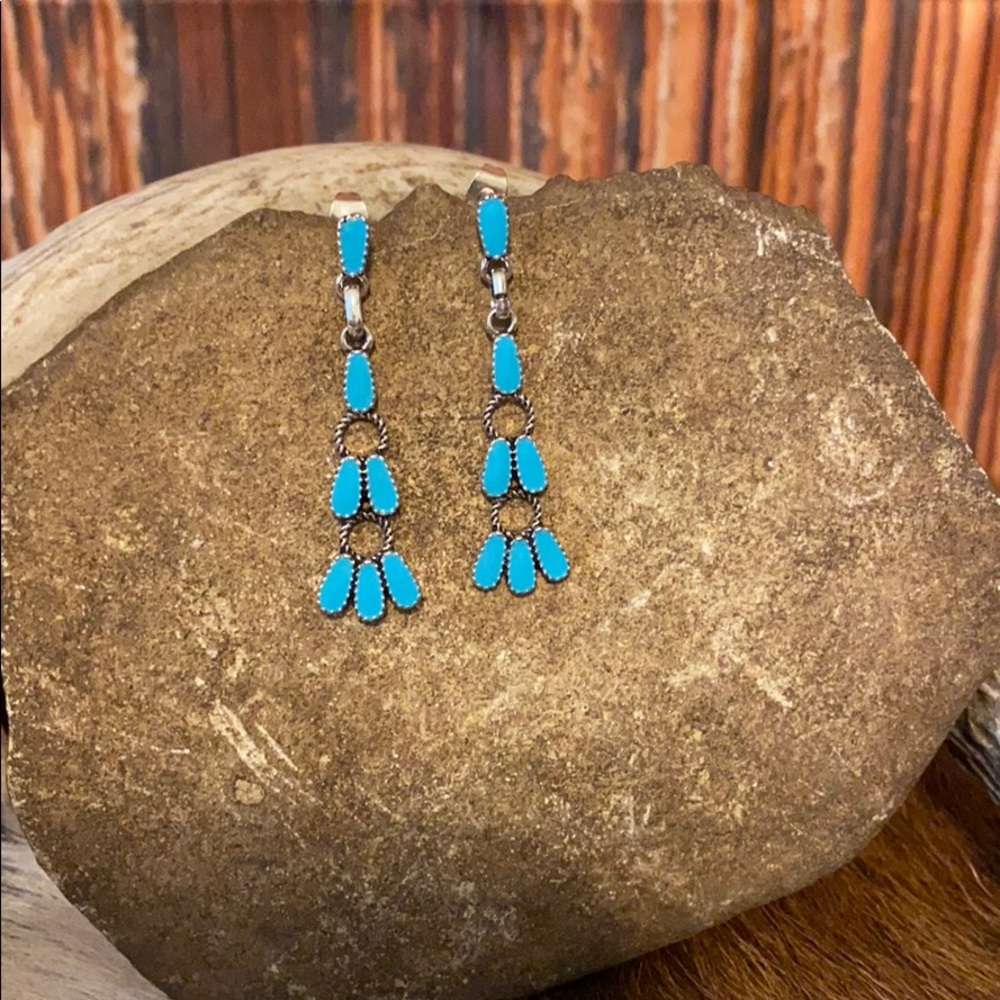 BEAUTIFUL FAUX STONE EARRINGS